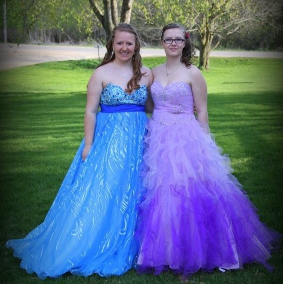 Dress - Picture 2 of 4